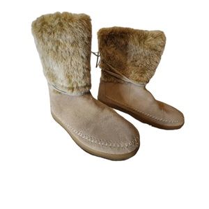 Toms Beige Winter Boots with Faux Fur